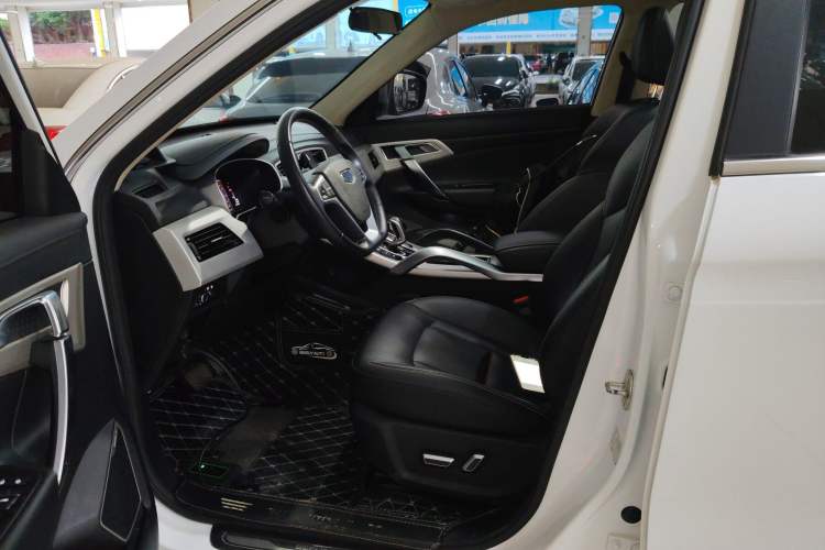 Used Geely Auto Emgrand X7 Sport 2020 1.8TD DCT Two-Wheel Drive Smart Connect 4G-Enabled Version
