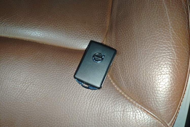 Used Volvo XC60 2022 B5 4x4 Zhiyi Luxury Edition
