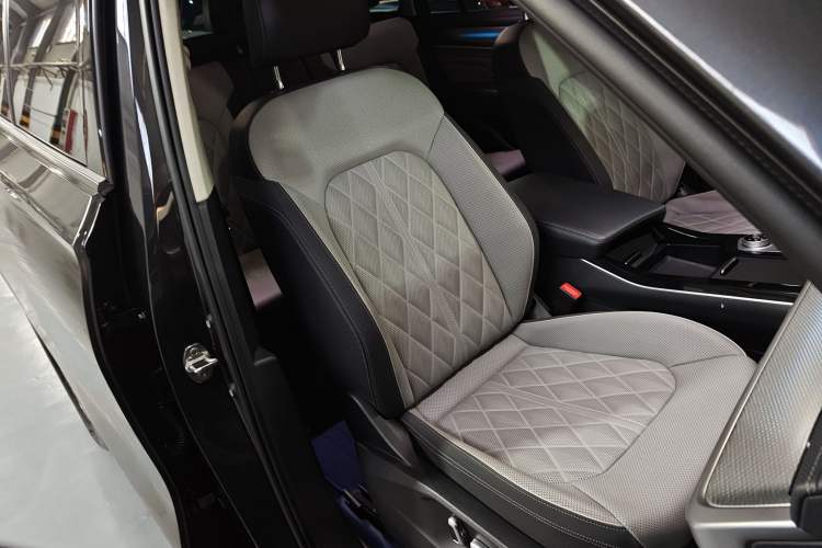 Used Volkswagen Tavendor 2023 380TSI Four-Wheel Drive R-Line Cruise Edition