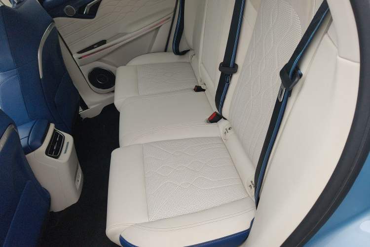 Used VOYAH FREE 2021 Four-Wheel Drive Standard All-Electric Exclusive Luxury Package