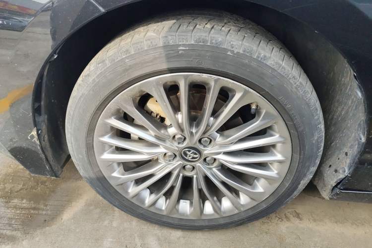 Used Toyota Avalon 2019 Dual-Engine 2.5L XLE Prestige Version China VI Standard Left Front Wheel Hub