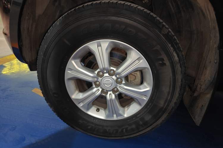 Used Nissan Navara 2017 2.5L Automatic 2WD Luxury Edition QR25
