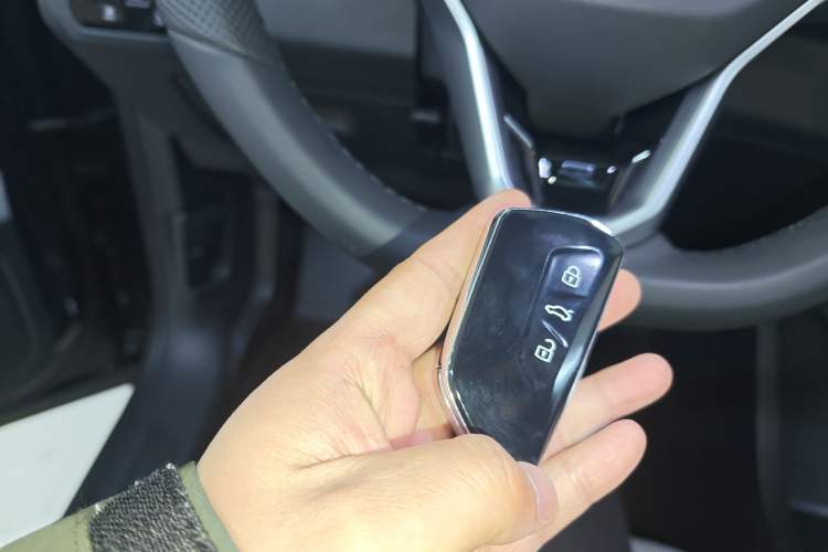 Used Volkswagen Tavendor 2026 Model 380TSI Four-Wheel Drive R-Line Cruise Zhongxiang Edition