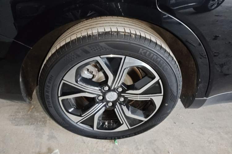 Used Hongqi E-QM5 2023 Base Travel Edition
