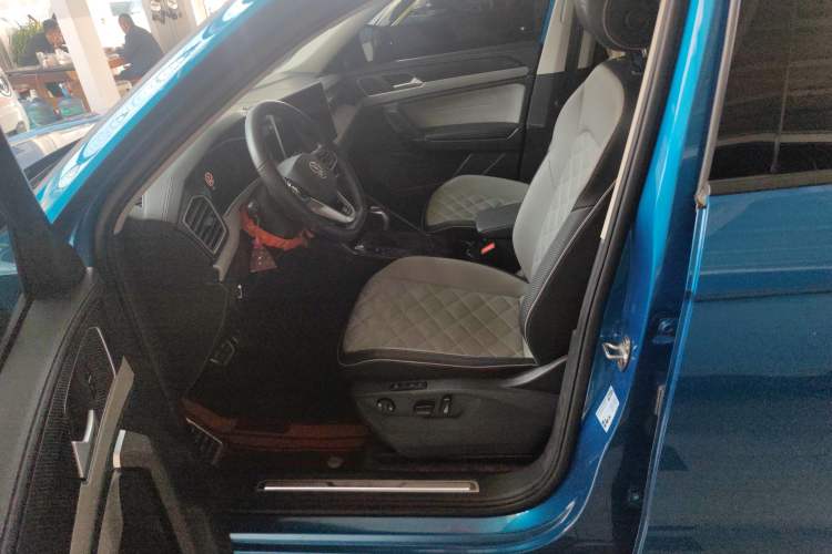 Used Volkswagen Tayron X 2023 330TSI Two-Wheel-Drive Prestige High-Energy Version Left Front Seat