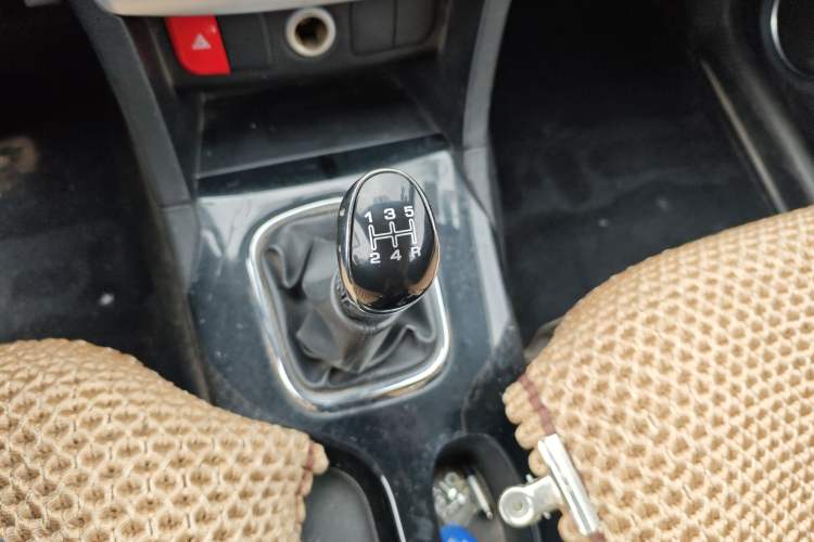 Used HYOSOW H3 2015 1.5L manual Comfort trim level
