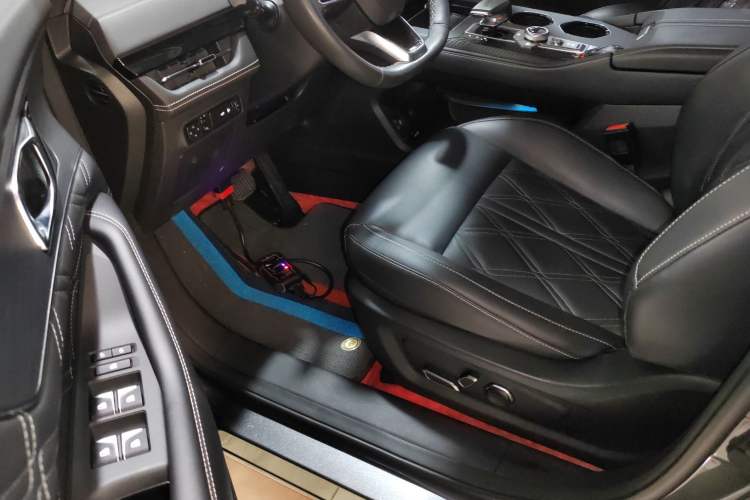 Used CHANGAN UNI-K 2024 2.0T Two-Wheel Drive Global Edition