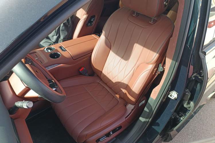 Used Hyptec HL 2025 700 Ultra Six-Seater All-Wheel-Drive LiDAR Version
