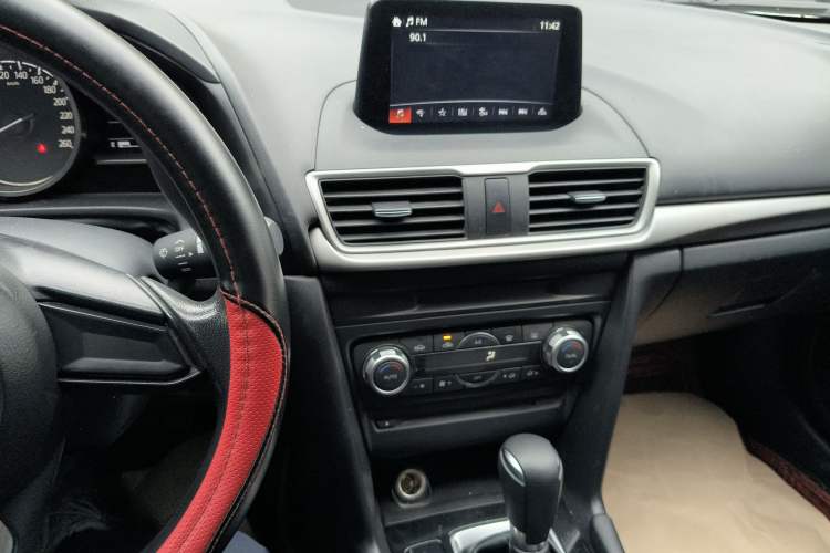 Used Mazda 3 Axela 2017 Sedan 1.5L Automatic Luxury Model China VI Standard