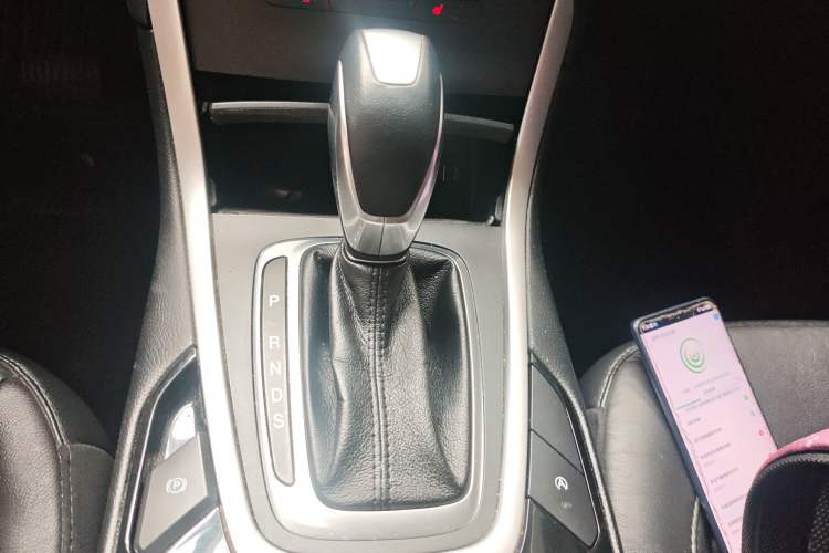 Used Ford Edge 2018 Facelifted EcoBoost 245 Two-Wheel-Drive Platinum Edition 5 Seats China V Emission Standard Gear Lever