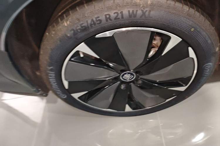 Used BYD Tang L 2025 DM 175KM Drone Player Edition