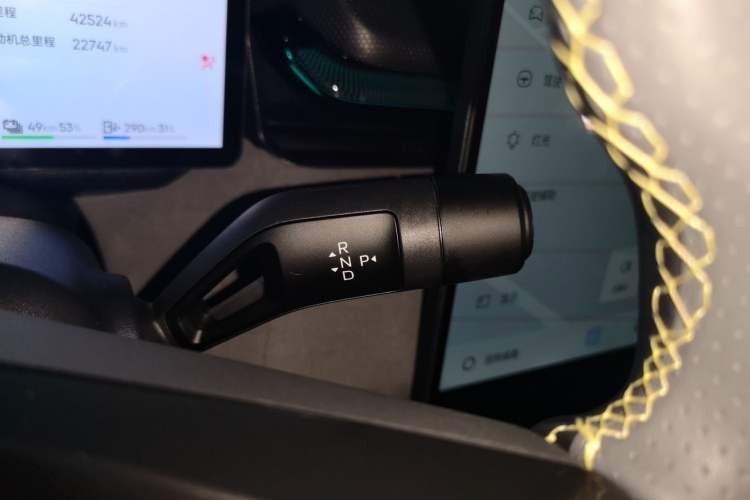 Used Lynk & Co 08 EM-P 2023 120km Long-Range Halo