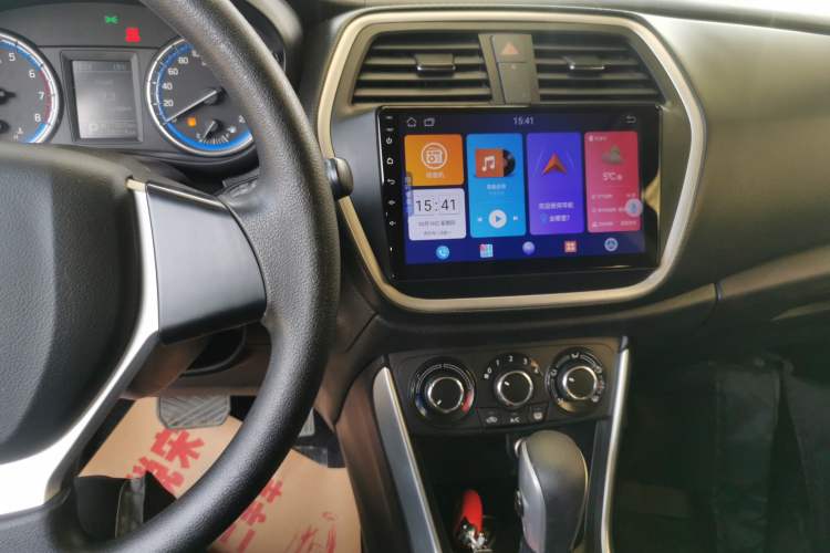 Used Suzuki S-Cross 2015 1.6L CVT Two-Wheel Drive Entry-Level Trim Audio And AC Panel