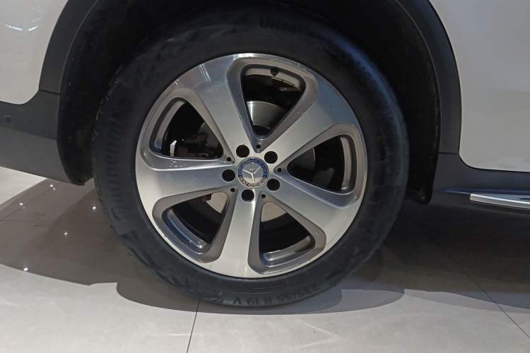 Used Mercedes-Benz GLC 2016 GLC 260 4MATIC Luxury Model
