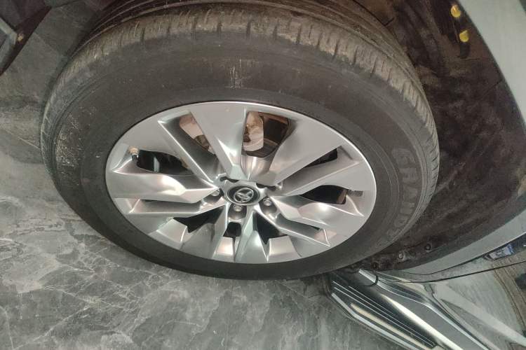 Used Toyota Wildlander 2020 Dual-Motor 2.5L E-CVT Four-Wheel Drive Luxury Edition
