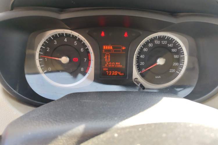 Used Venucia R50 2013 1.6L Manual Fashion Edition Odometer Close Up