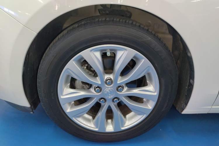 Used Buick GT 2021 Exemplar 1.5L Automatic Elite Version Left Front Wheel Hub