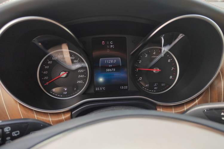 Used Mercedes-Benz V-Class 2016 V 260 Avantgarde Edition
