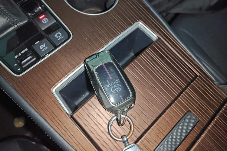 Used Toyota SIENNA 2024 2.5L Hybrid Four-Wheel Drive Luxury Edition