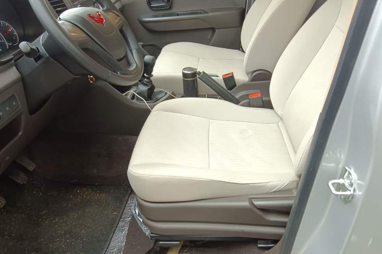 Used Wuling Hongguang V 2022 1.5L Enjoy Edition Electric-Powered LAR