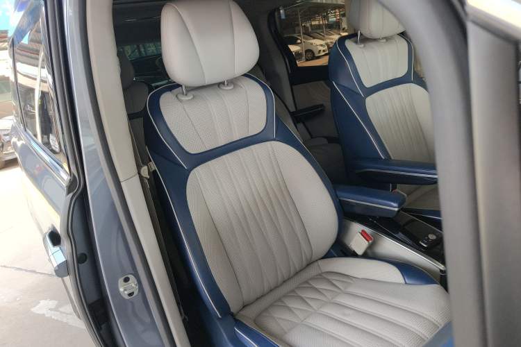 Used Roewe iMAX8 2022 400TGI Ultimate Edition