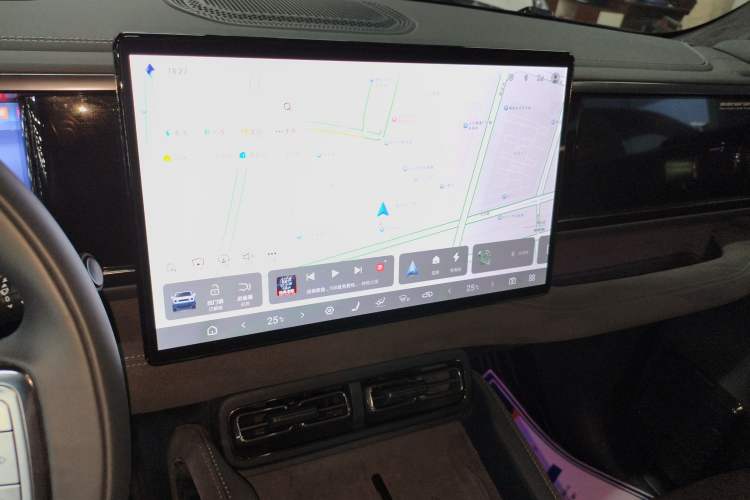 Used Formula Leopard 5 2023 Cloud Ride Flagship Edition
