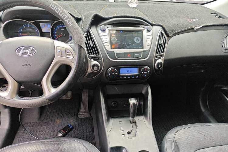 Used Hyundai ix35 2015 2.0L Automatic 2WD Smart Type China IV
