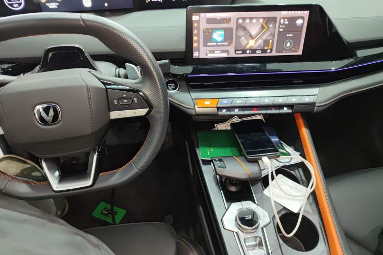 Used Changan UNI-V 2022 1.5T Smart Navigation Version
