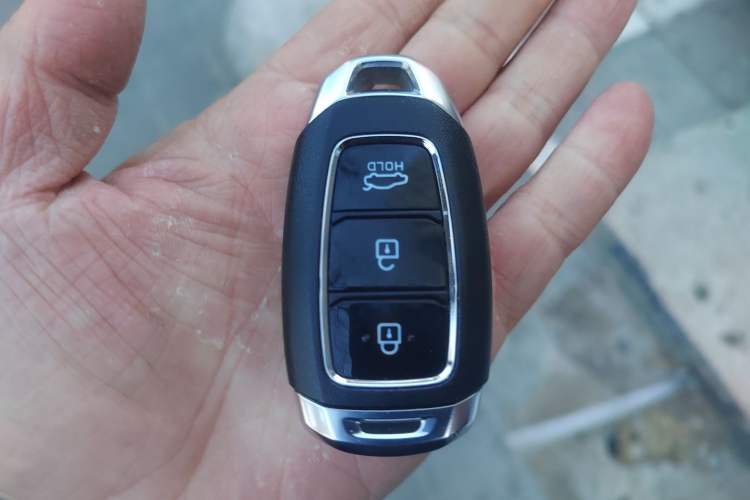 Used Hyundai Elantra 2021 1.5L CVT LUX Prestige Edition Vehicle Key