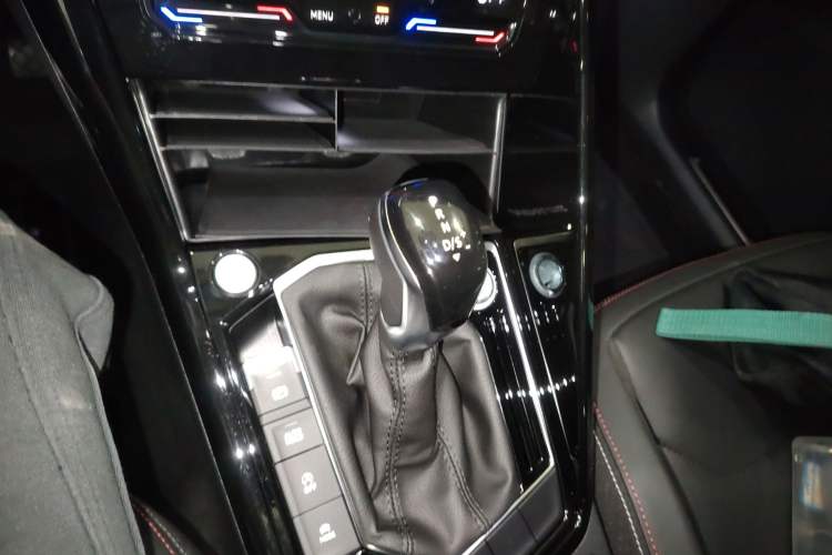 Used Volkswagen Tayron 2020 330TSI Two-Wheel Drive Luxury Smart Connectivity Version
