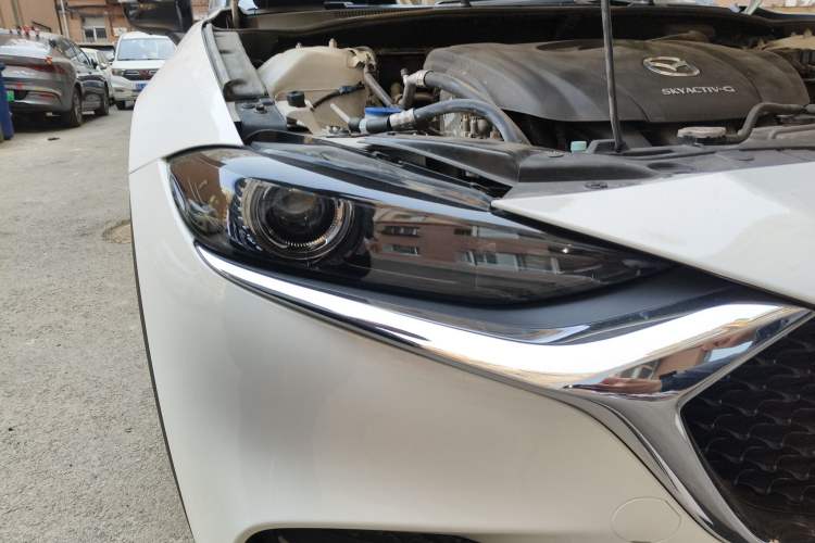 Used Mazda CX-4 2021 2.0L Automatic Two-Wheel Drive Blue Sky Dynamic Edition Right Front Headlight