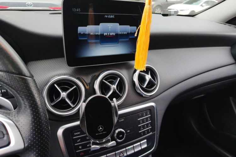 Used Mercedes-Benz GLA 2019 GLA 200 Dynamic Edition Audio And AC Panel