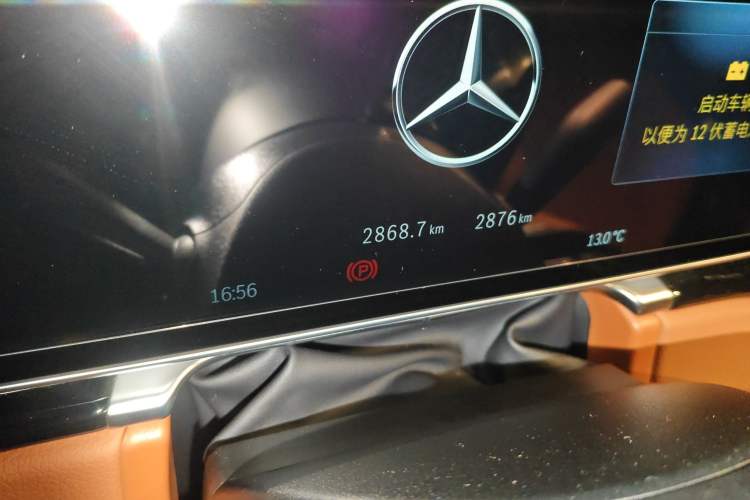 Used Mercedes-Benz S-Class 2024 S 450 L 4MATIC Odometer Close Up