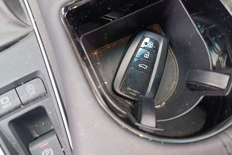 Used Toyota Avalon 2019 2.0L Ambition Edition China VI