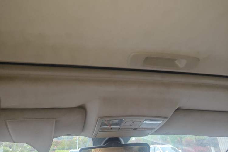 Used Bestune X80 2013 2.0L automatic comfort version Headliner