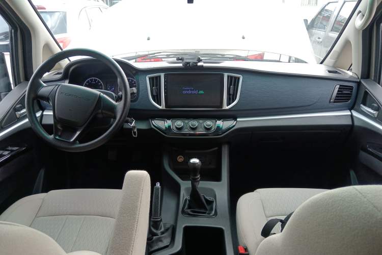 Used FORTHING Lingzhi 2023 M5L 1.6L Base Model 5 Seats Center Console