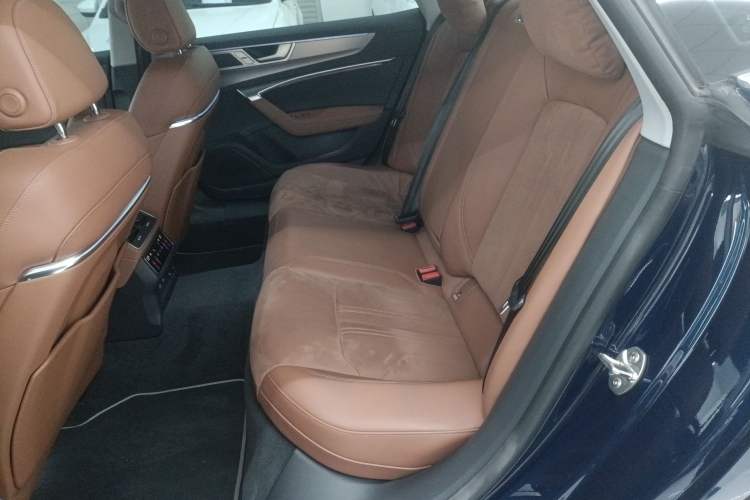 Used Audi A7L 2024 45TFSI S-line Dream-Building Edition Flow Crystal Package