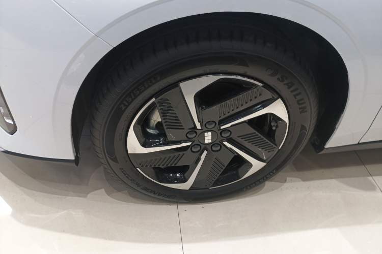 Used Geely Galaxy L6 2025 EM-i 140km Starship Edition
