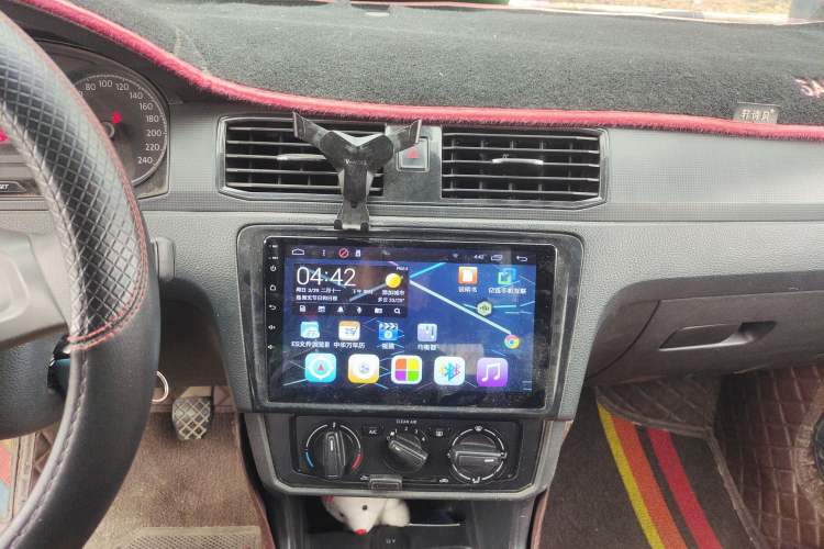 Used Volkswagen Santana 2016 1.4L Manual Fashion Edition Audio And AC Panel