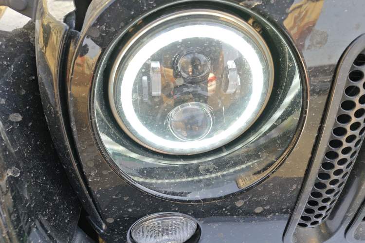 Used Jeep Wrangler 2014 2.8TD Sahara Four-Door Edition
