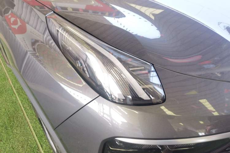 Used Lynk & Co 01 2023 2.0TD Two-Wheel Drive Asian Games Edition Right Front Headlight