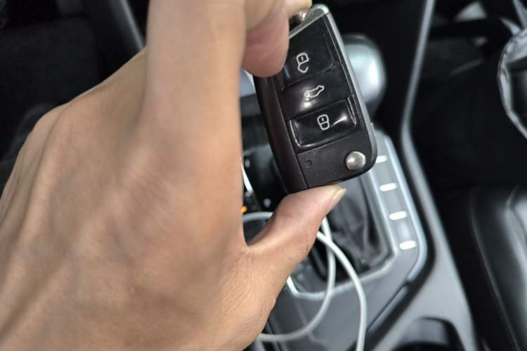 Used Volkswagen Tiguan L 2018 380TSI Automatic All-Wheel Drive Luxury Edition Vehicle Key