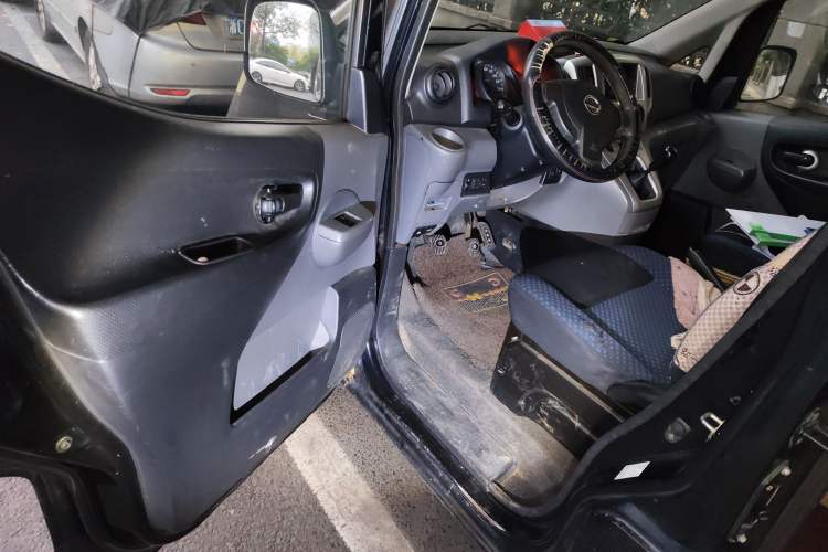 Used Nissan NV200 2013 1.6L Luxury Model China IV Standard Driver Seat