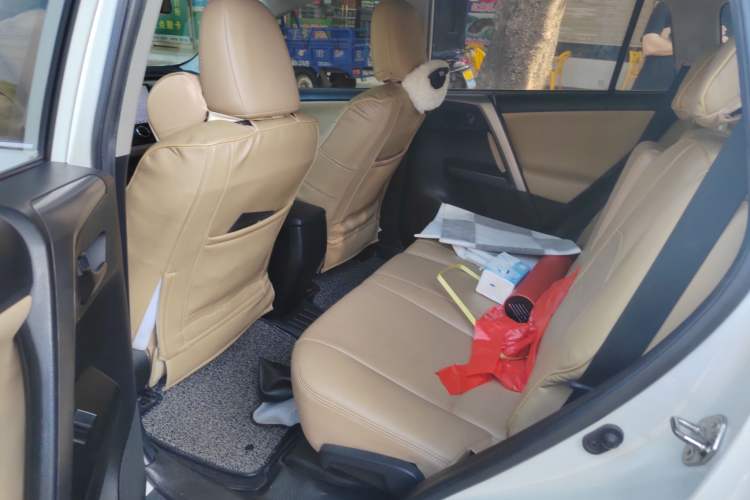 Used Toyota RAV4 2016 2.0L CVT Two-Wheel Drive Urban Edition China V Standard