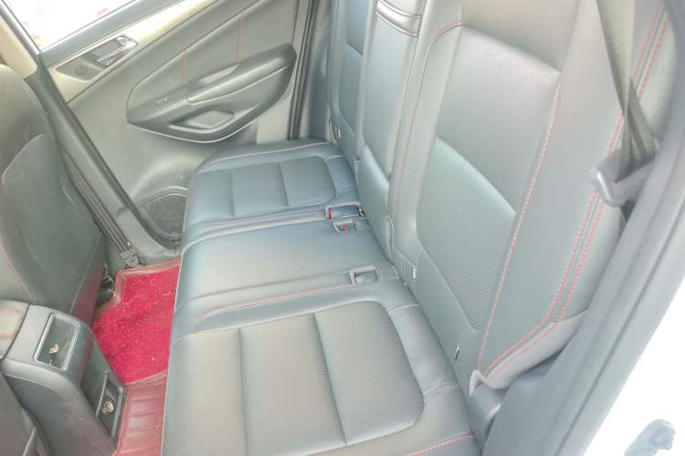 Used CHANGAN CS75 2014 2.0L Manual Luxury Version China IV Standard Left Rear Seat