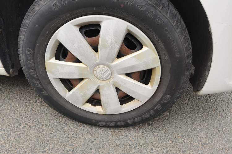 Used Volkswagen Santana 2015 1.6L Manual Fashion Edition Right Front Wheel Hub