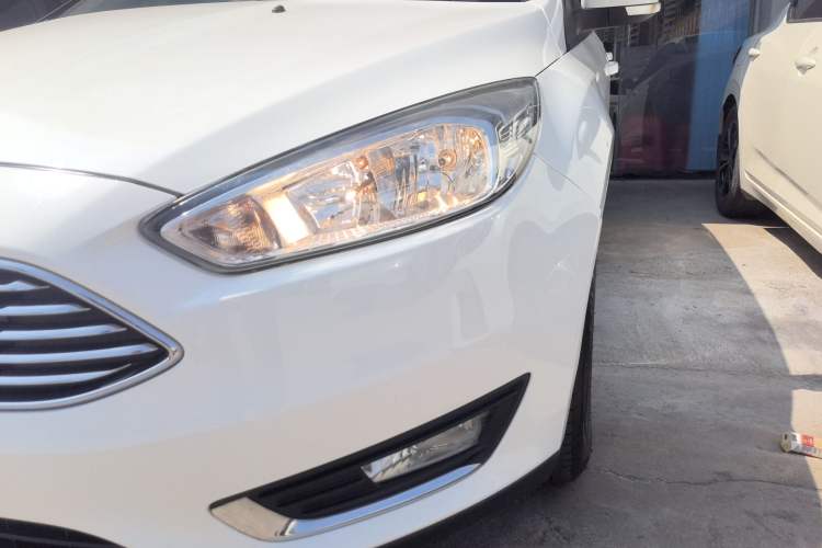 Used Ford Focus 2017 Sedan 1.6L Automatic Fashion Edition Smart Drive Version
