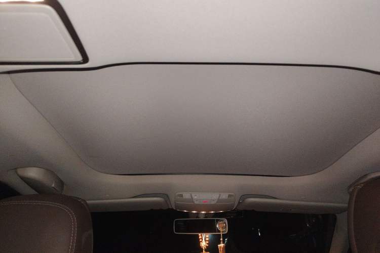 Used Mercedes-Benz E-Class 2017 E 300 L Sporty and Stylish Model