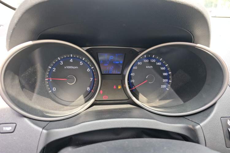 Used Hyundai ix35 2015 2.0L Automatic 2WD Smart Version China V Standard Odometer Close Up