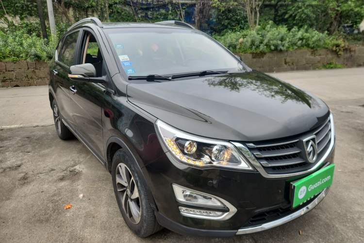 Used Baojun 560 2015 1.8L manual luxury version
